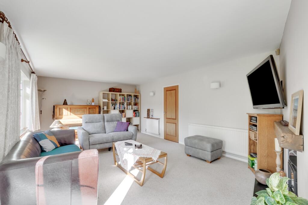 House in Welwyn Hatfield, Knightsfield - View 5