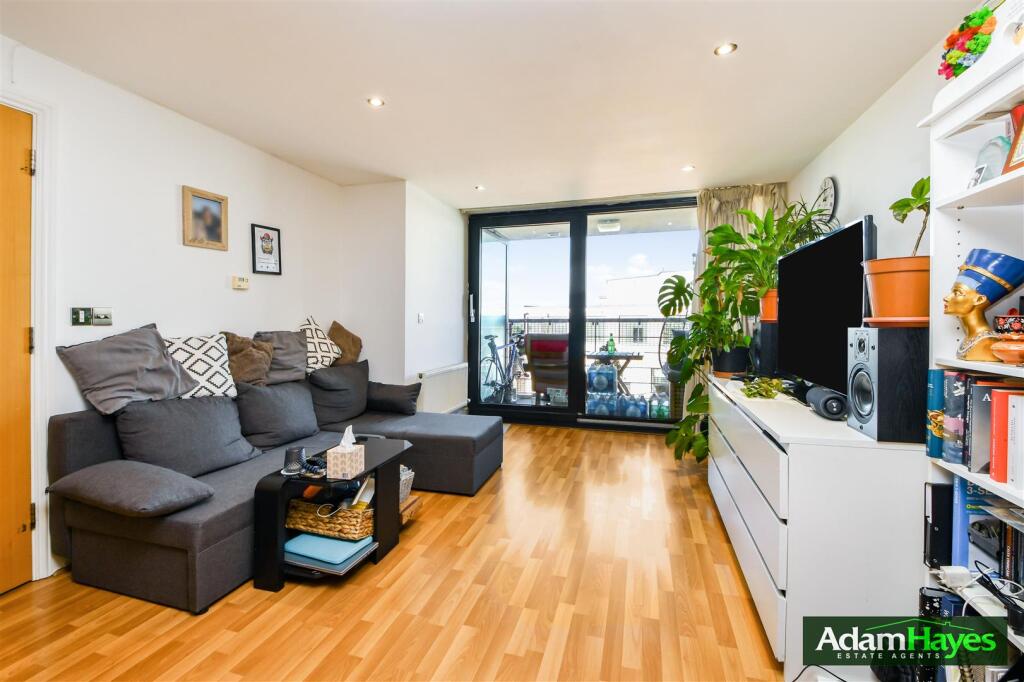 Main image of property: Kingsway, North Finchley, N12