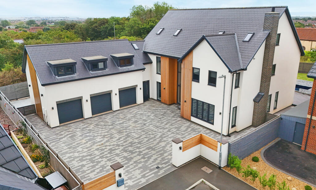 House in Stockton-on-Tees - More