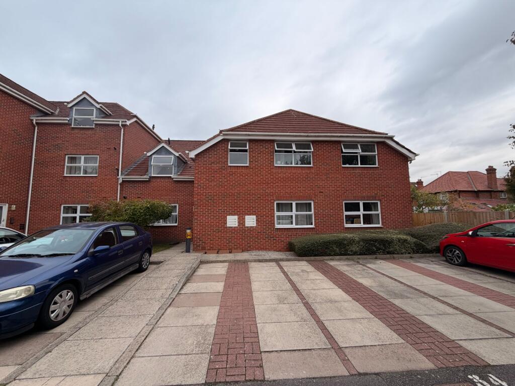Apartment in Rushcliffe, Compton Acres - More
