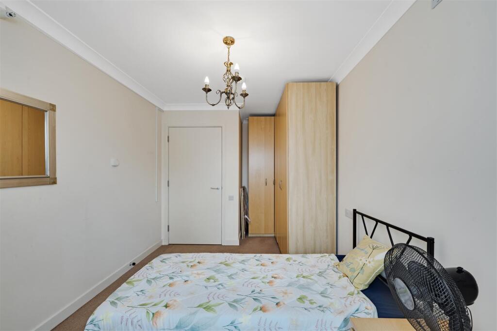 Apartment in London - More