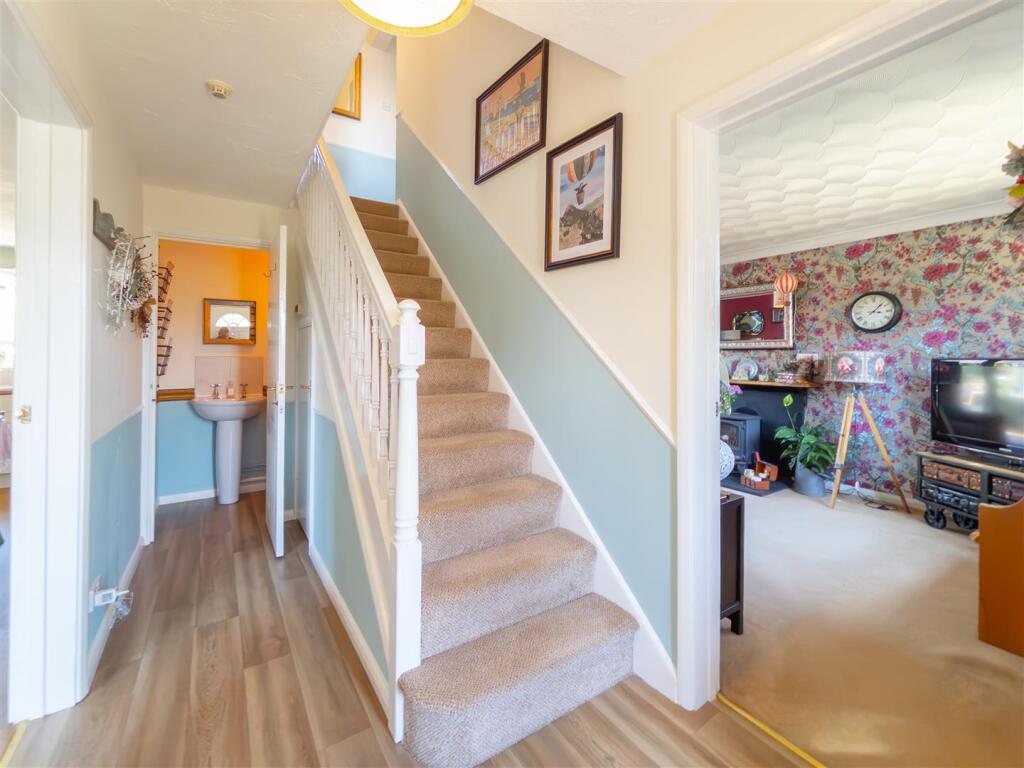 Kingfisher Drive, Bowerhill photo 5