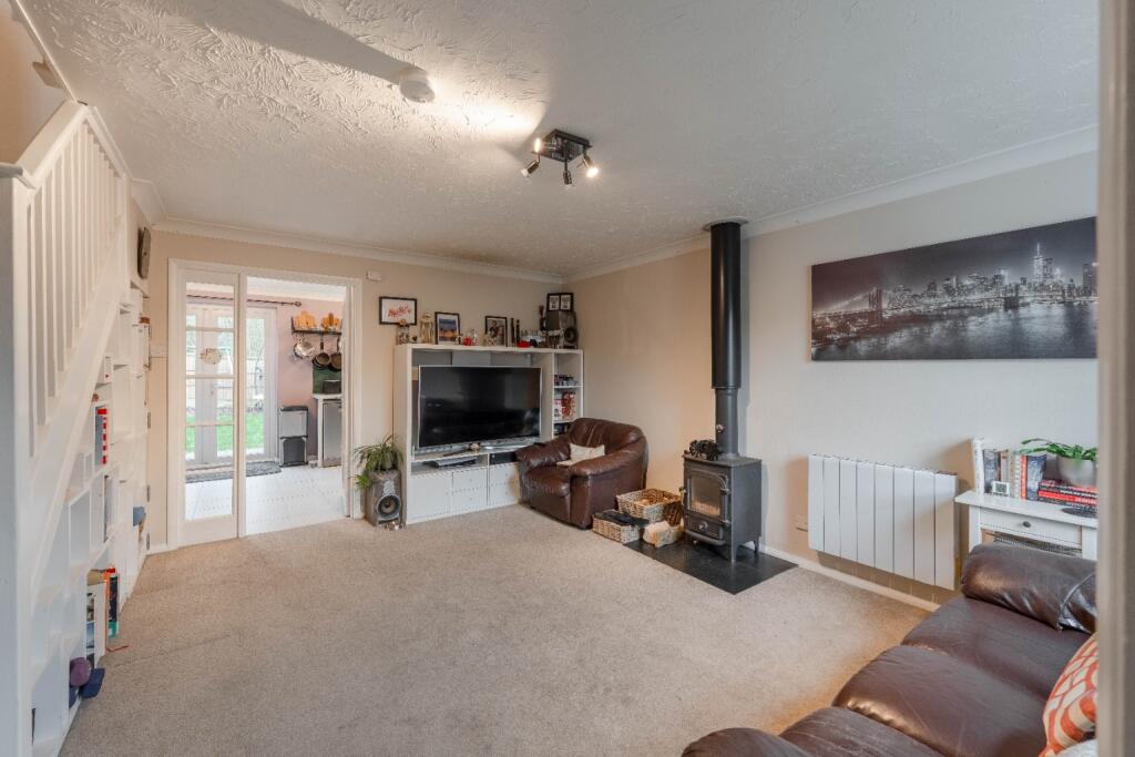 De la Haye Close, Papworth Everard, Cambridge, Cambridgeshire, CB23 3UU photo 2