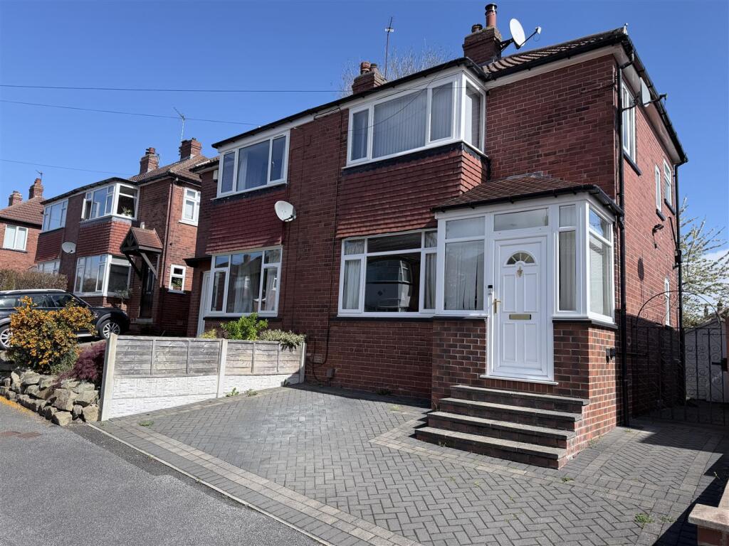 Main image of property: Parkland Gardens, Meanwood, LS6