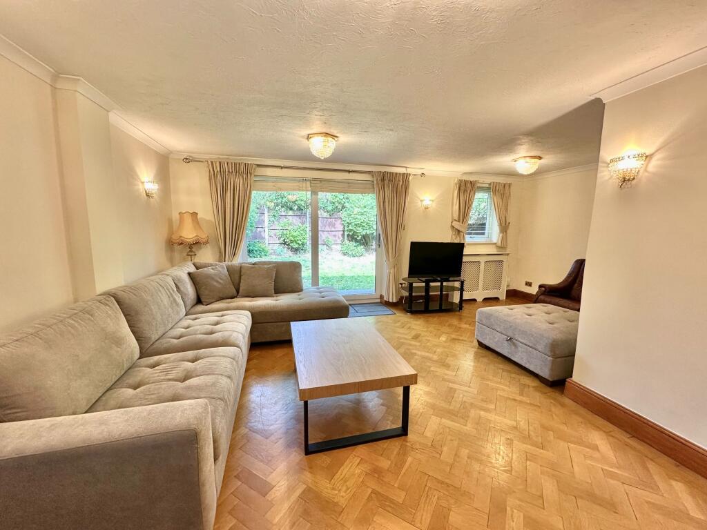 House in London - View 2