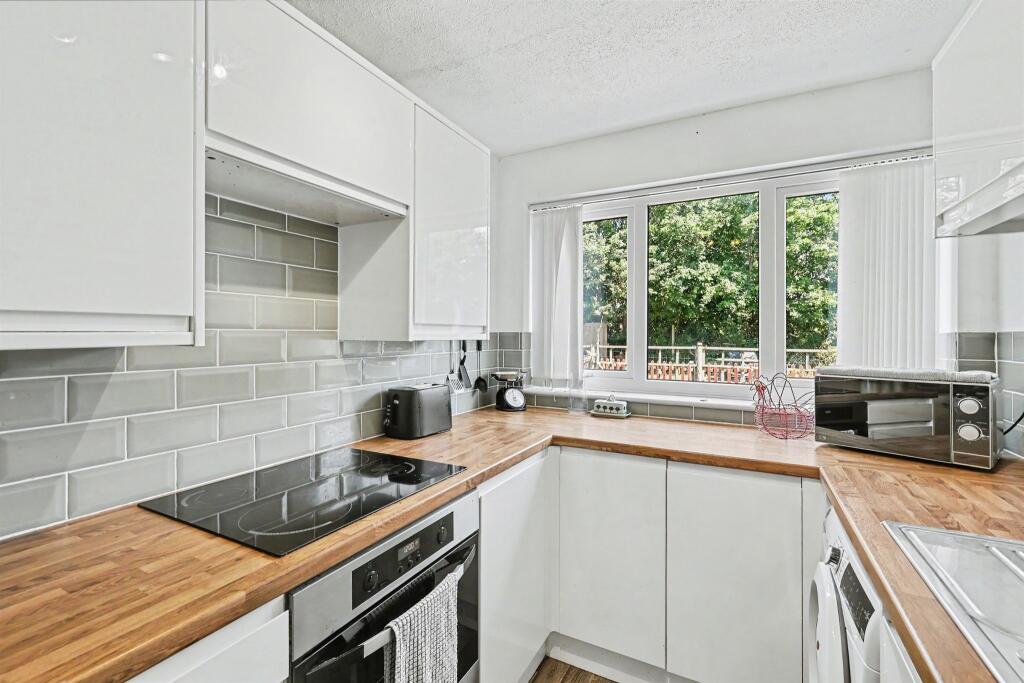 Apartment in Northampton, West Northamptonshire - View 3