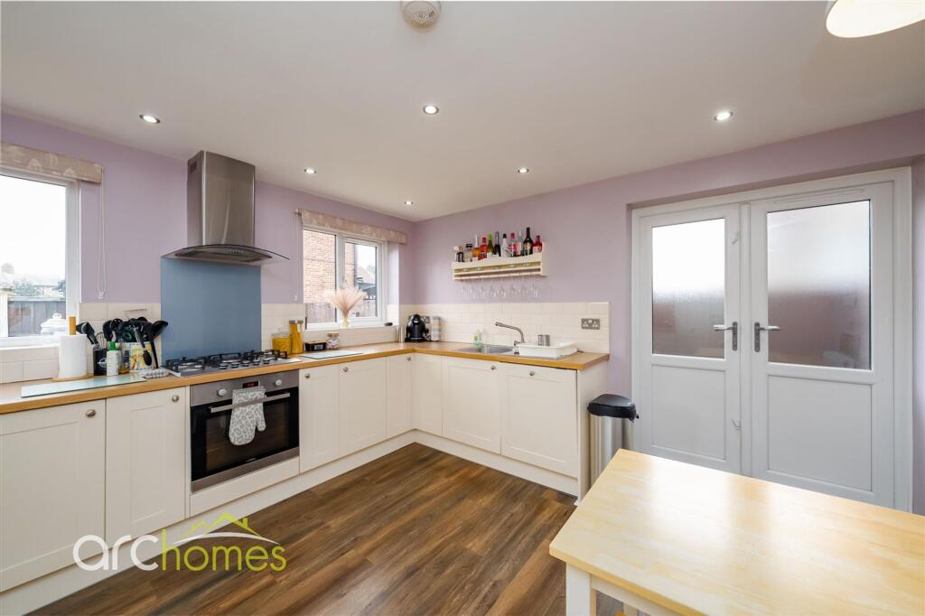 House in Leigh, Hooten Gardens, Bedford - View 3