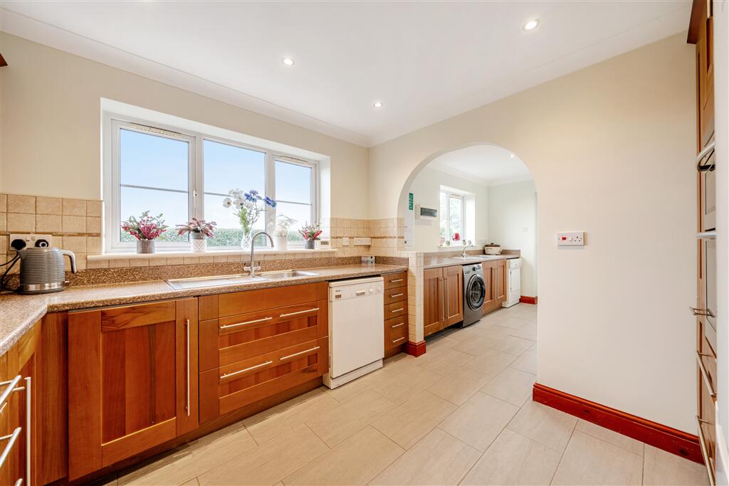 49 South Walsham Road, Acle, Norwich NR13 3ER photo 4