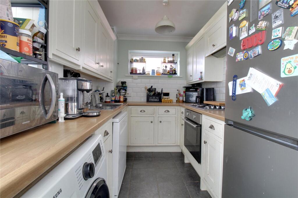 Kimber Close, Chineham, Basingstoke, Hampshire, RG24 photo 3