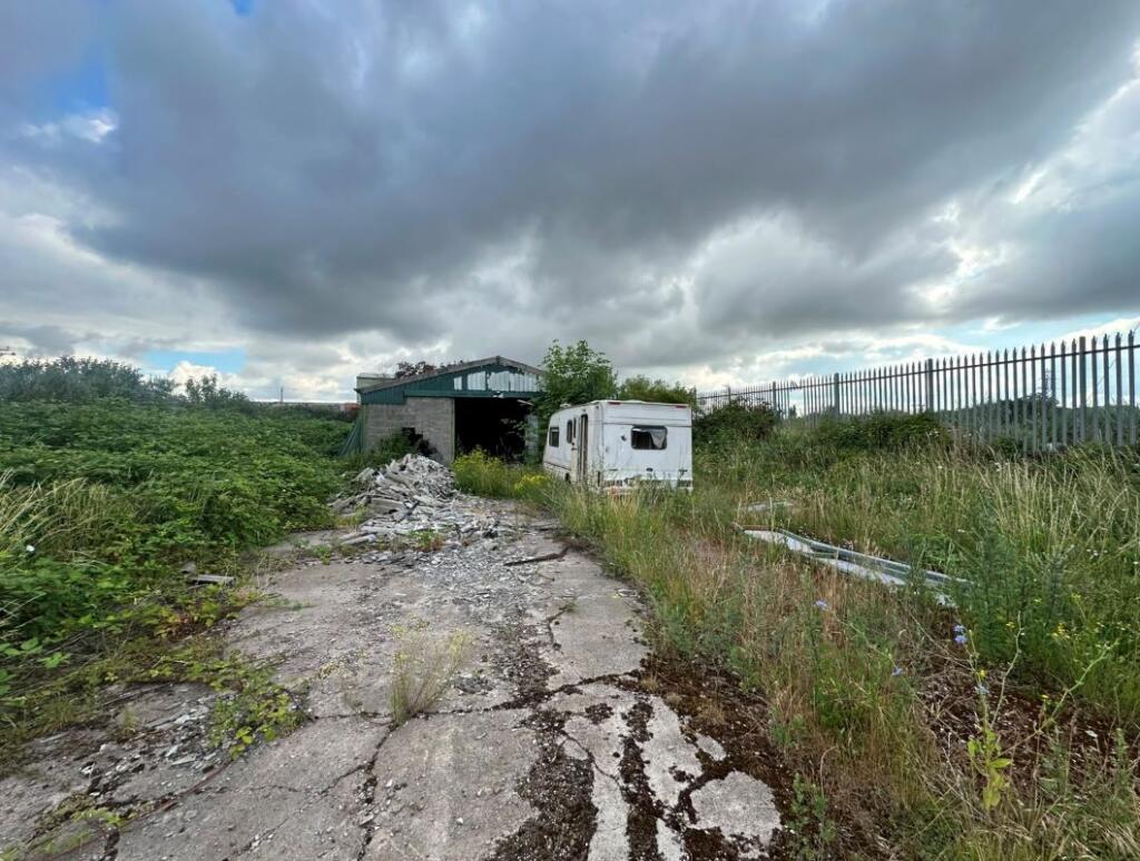 Land & Building, Quarry Farm Industrial Estate, Bowbridge Lane, Newark, Nottinghamshire, NG24 3BZ - More