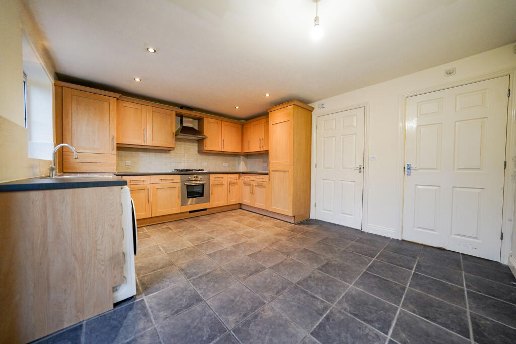 Lakeshore Crescent, Whitwick, Coalville, Leicestershire photo 3