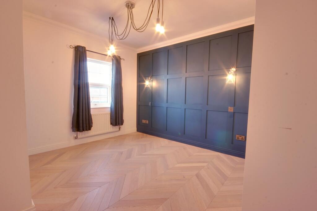 House in Hull - View 5