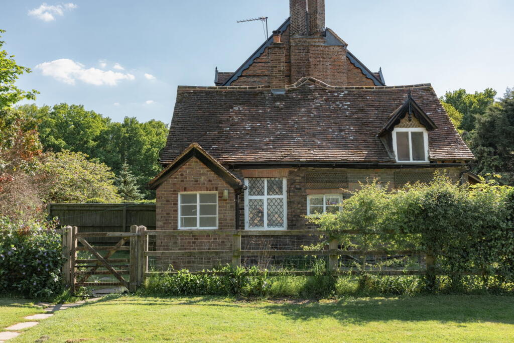 Main image of property: Ringshall, Hertfordshire HP4
