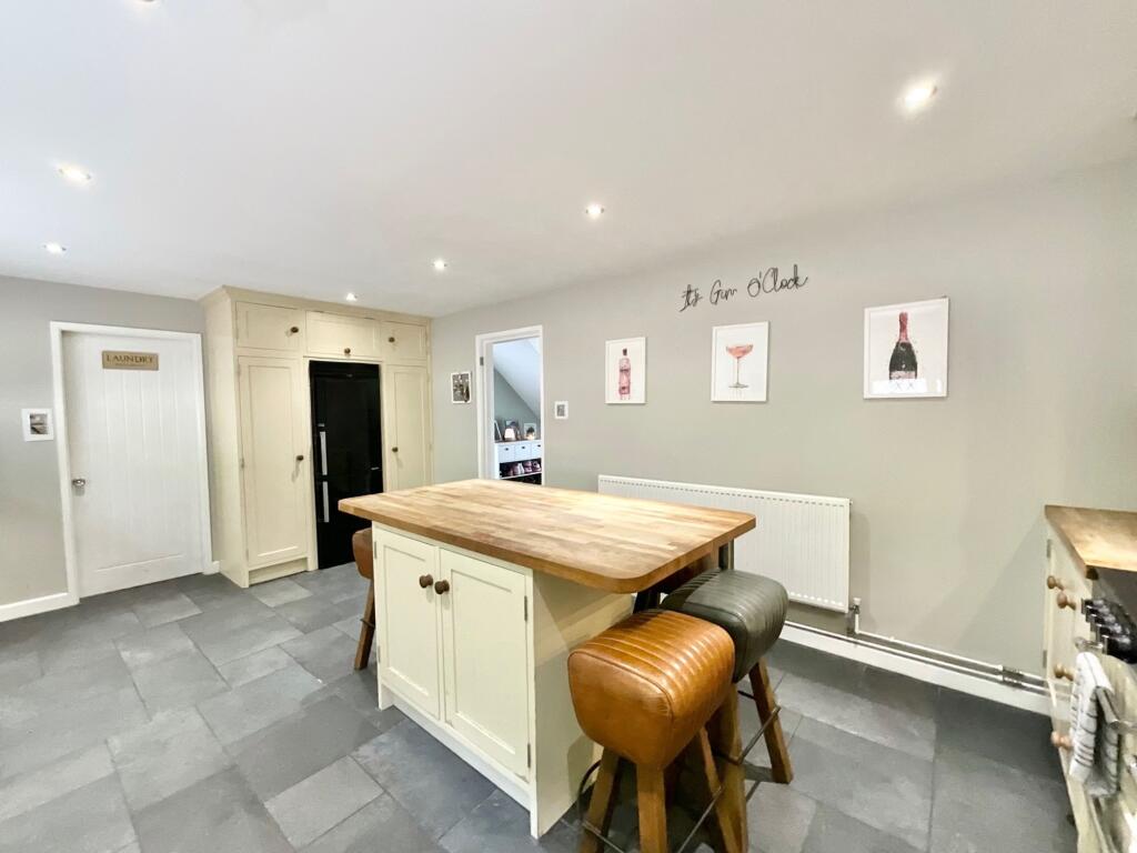 House in Stoke-on-Trent - More