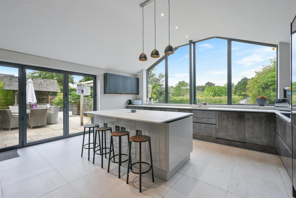 House in Reigate and Banstead, Margery - View 5