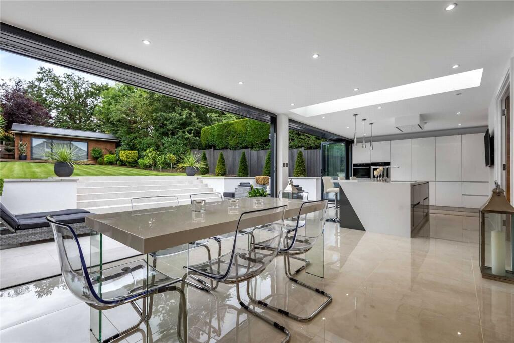 House in St Albans - View 3
