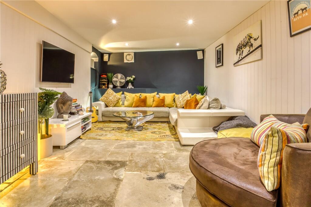 Additional image 7 of Plus 2 Bed Cottage, Market Street, Poole, BH15