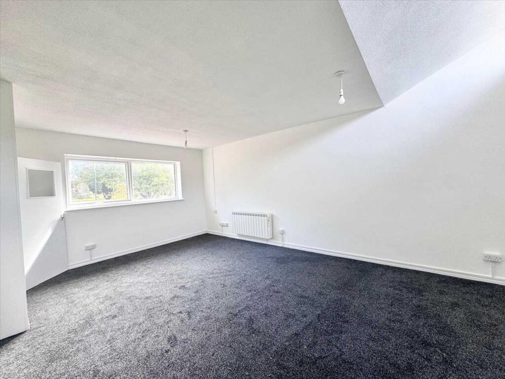 Apartment in Rushcliffe, Keyworth - View 4