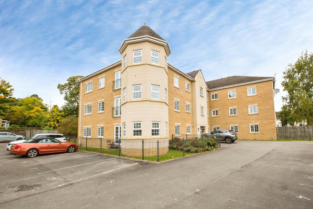 Main image of property: Oakwood Gardens, Halifax