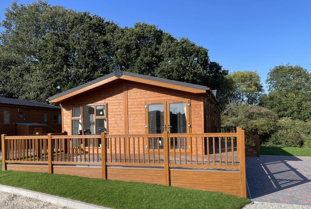 Main image of property: Two Bed Kingston Serenity (42x20), Homestead Lake Country Park, Thorpe Road, Weeley, Essex, CO16 9JN