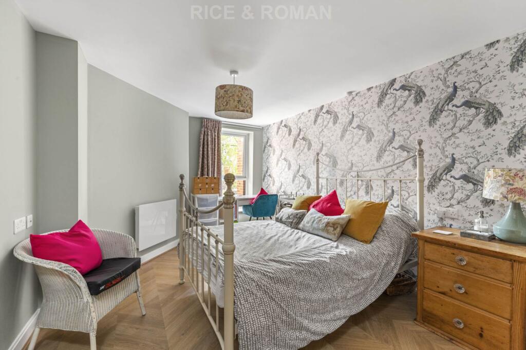 Apartment in Reading - More