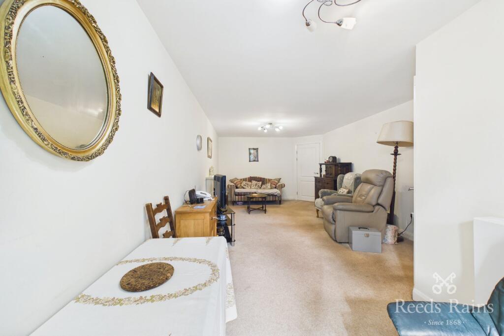 Apartment in Stockport, Heaton Chapel - View 4