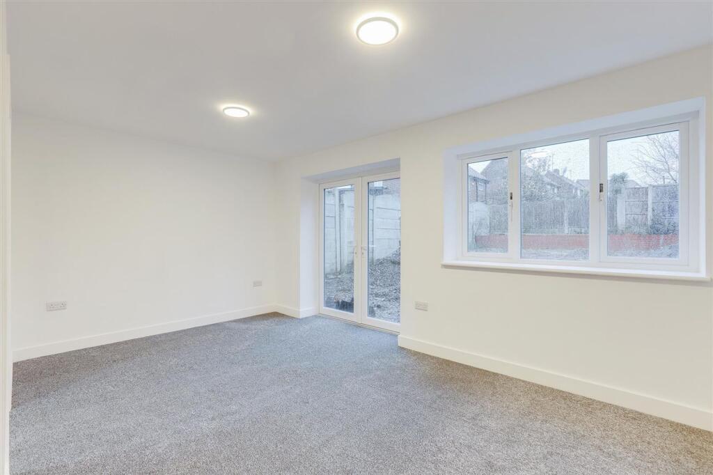 Woodfield Road, Pinxton, NG16 - View 5