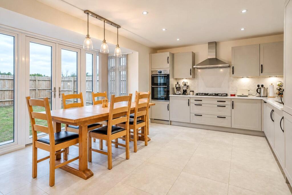 House in Eggington, Clipstone - View 2