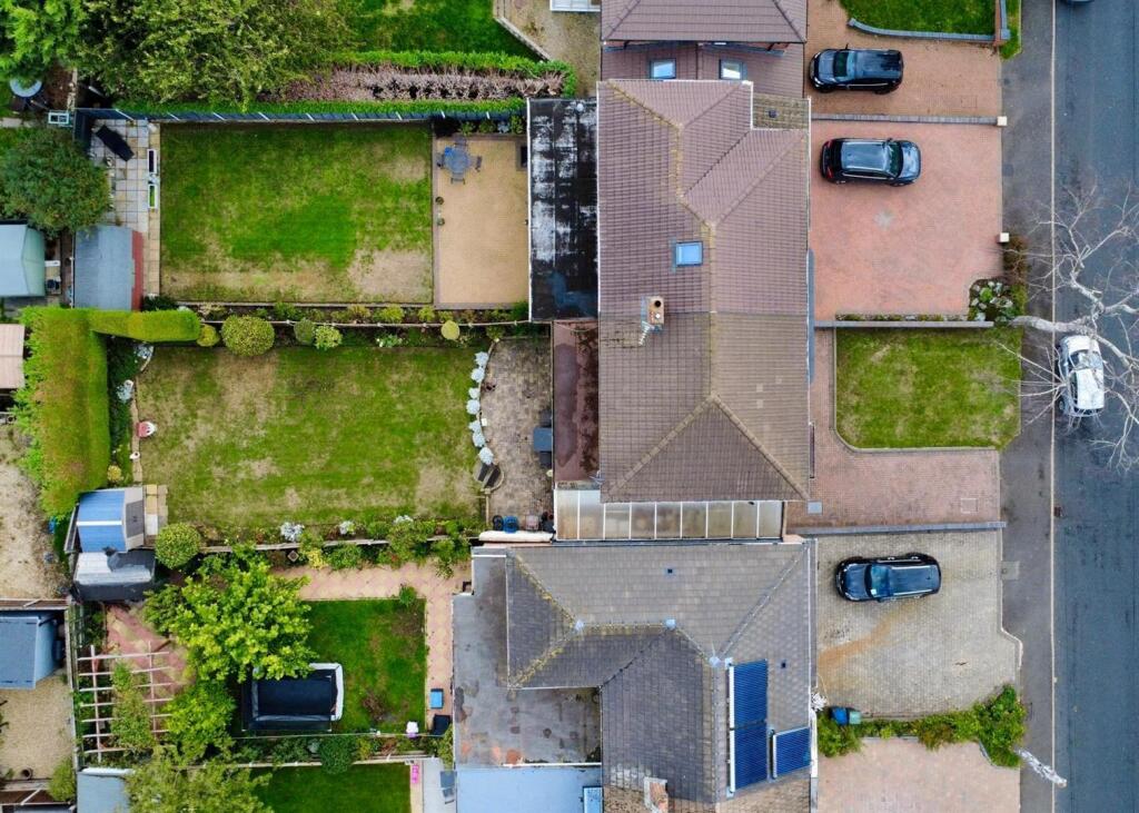 Rosslyn Road, Walmley, Sutton Coldfield photo 3