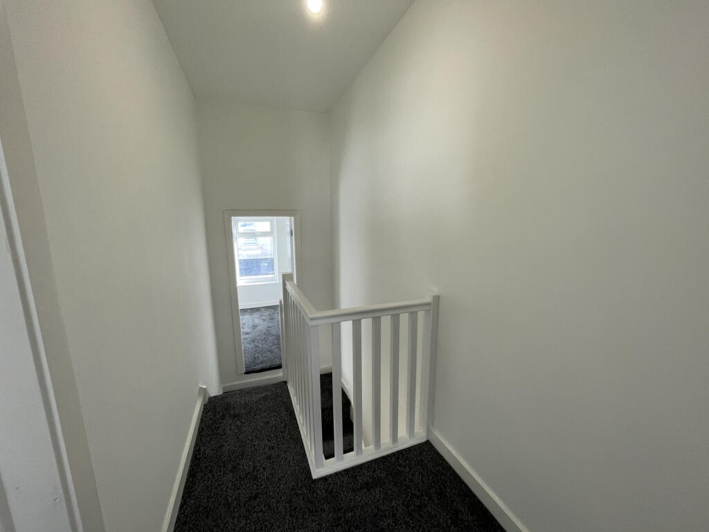 House in Hull - View 3