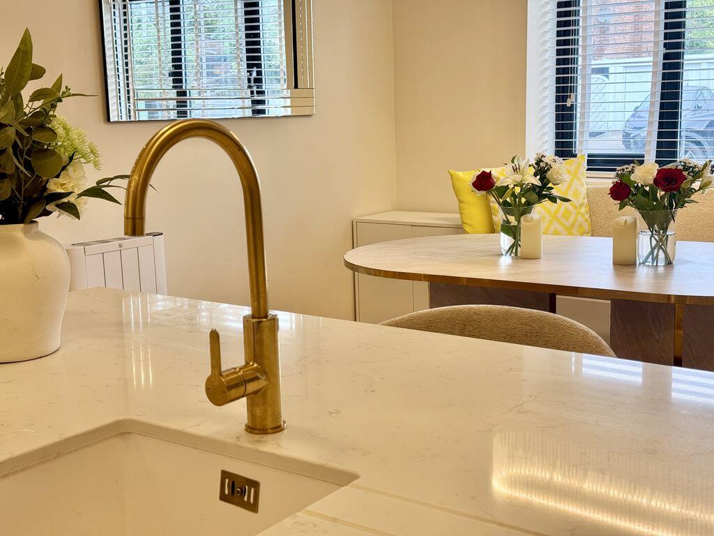 Apartment in Stockport, Offerton - View 5