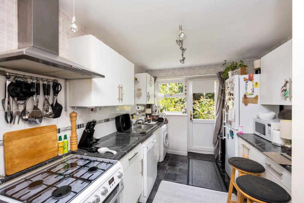 House in Haywards Heath, Fox Hill - View 4