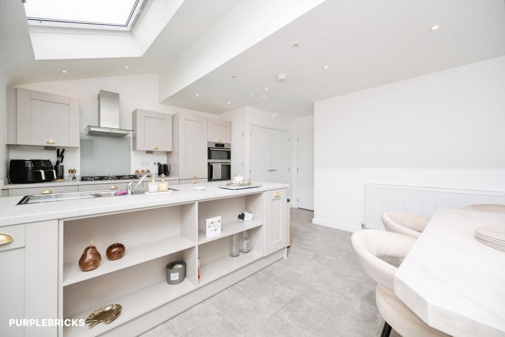 House in Sandwell, Bird End - View 4