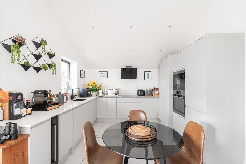 Apartment in Torquay - View 4
