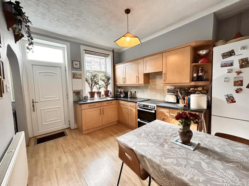 House in Calderdale, Heath, Savile Park - View 4