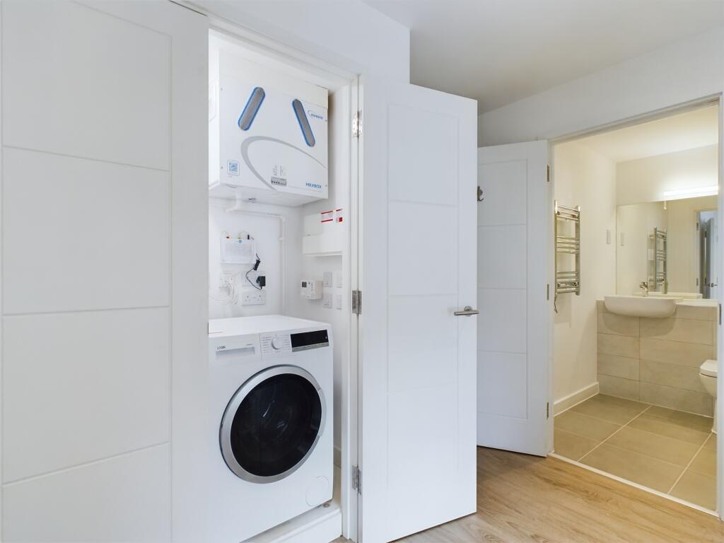 Apartment in Ashford, Kent - View 4