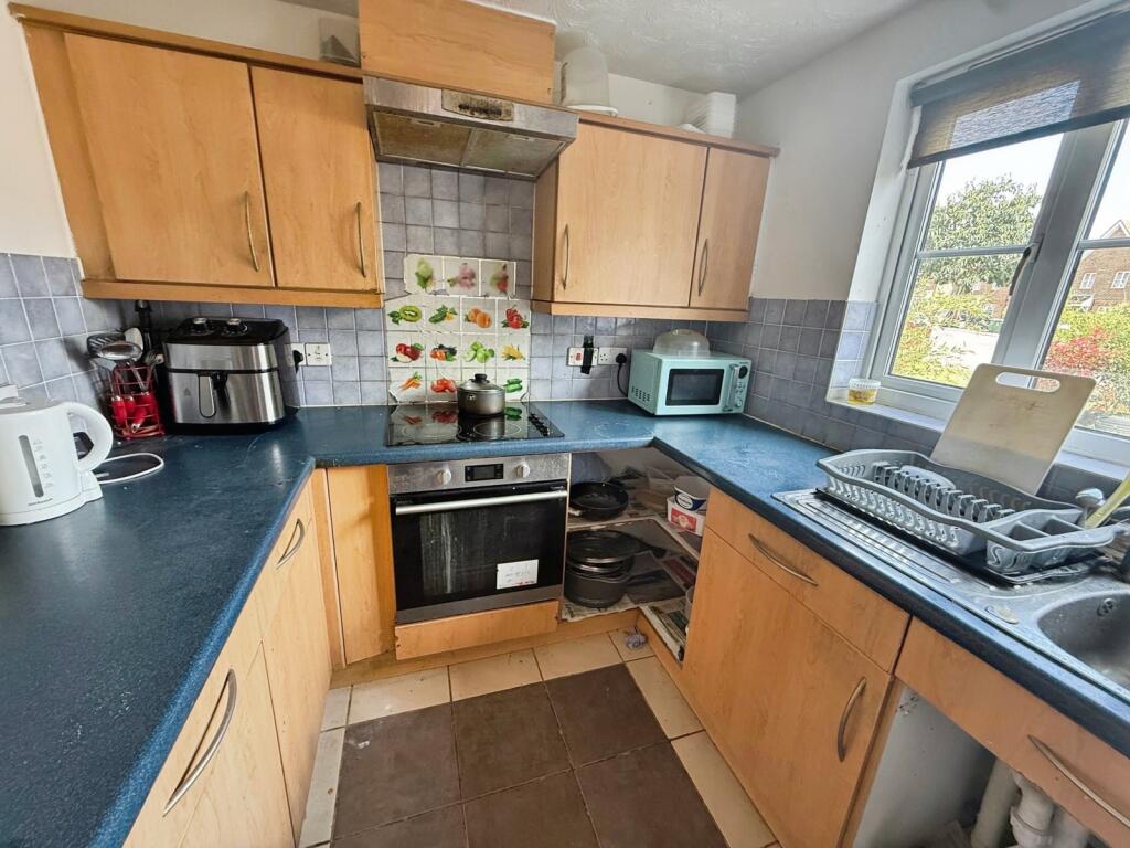 Princess Close, London, SE28 photo 2