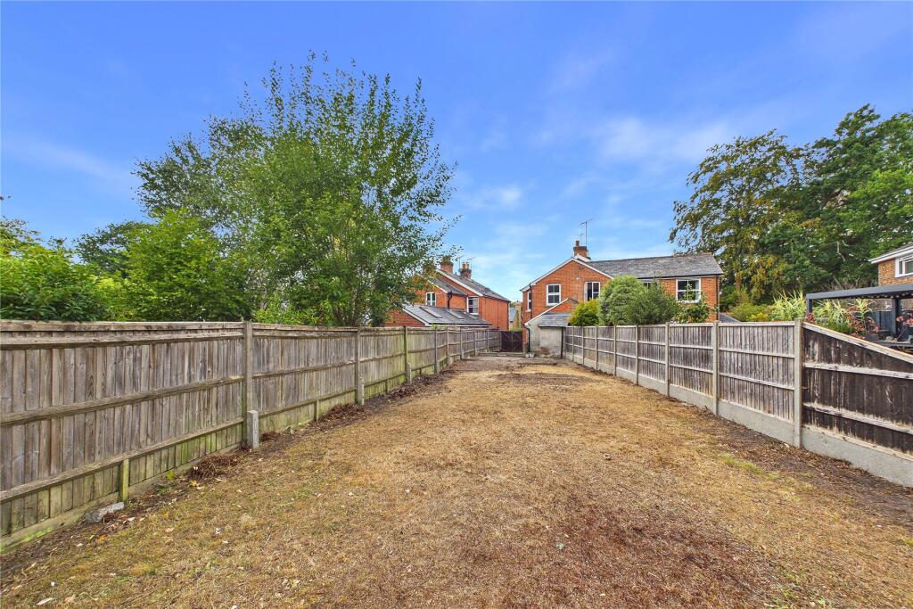 House in Surrey Heath, Windlesham - View 2