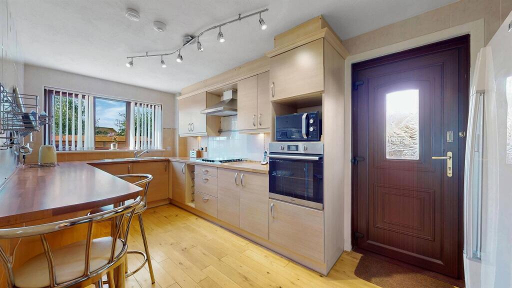 House in Glasgow - More