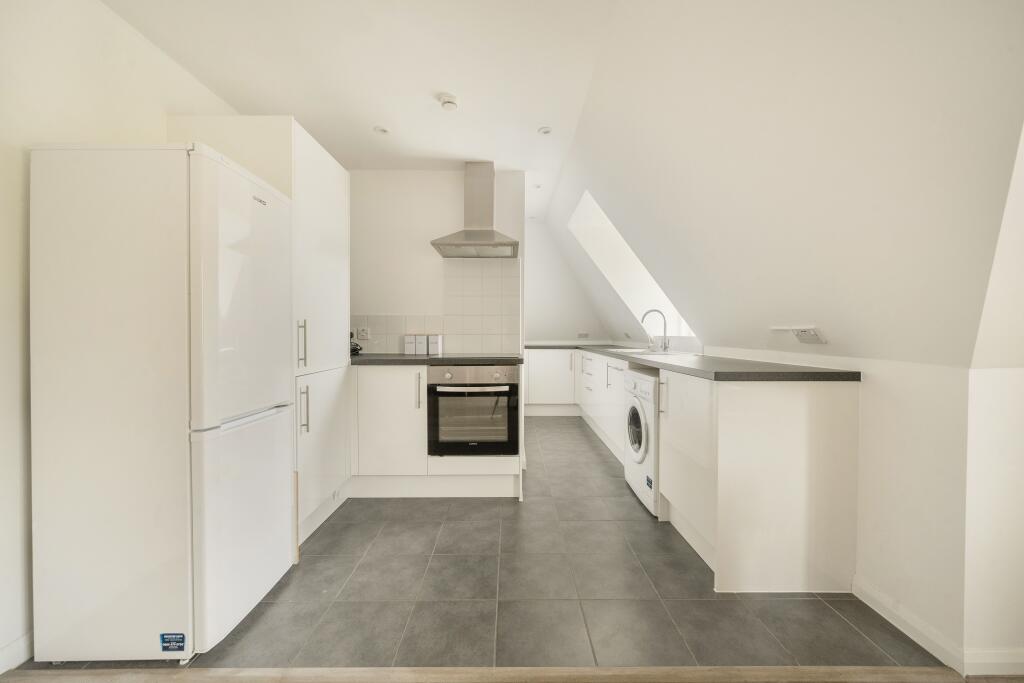 Apartment in London - View 5