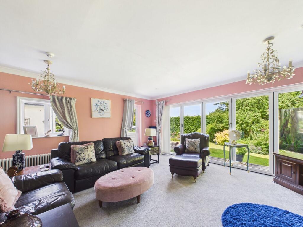 House in Wolverhampton, Monkhopton - More