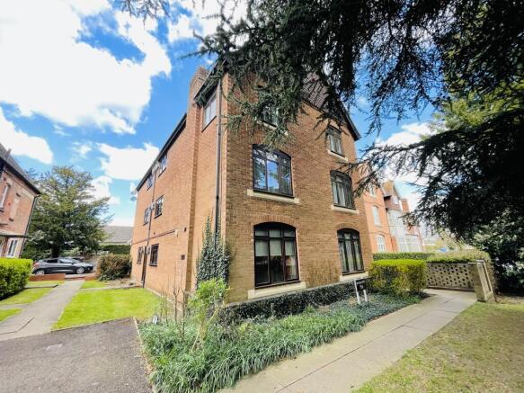 Main image of property: Lillington Road, Leamington Spa