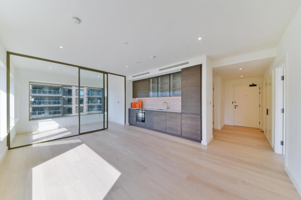 Main image of property: Deanston Building, Riverscape, E16