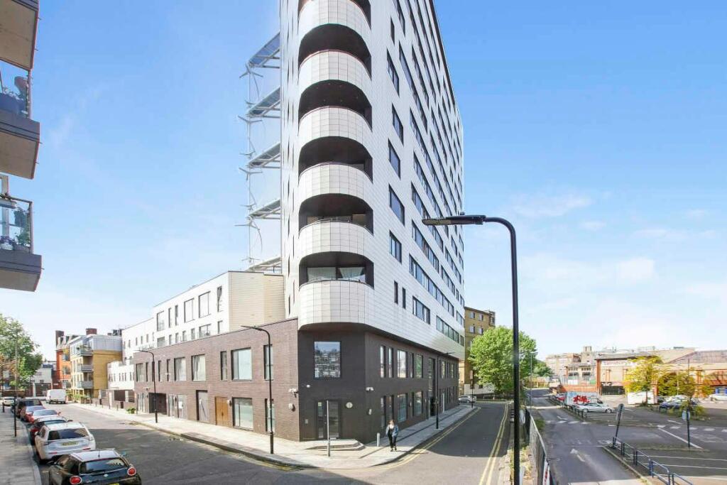 12 Tyssen Street