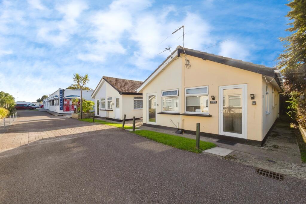 2-bed house on Welcome Family Holiday Park, Warren Road, Dawlish Warren, Dawlish, EX7, £45,000
