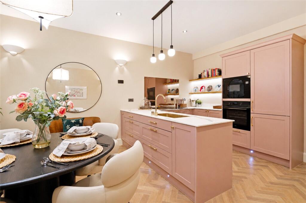Apartment in London - View 5