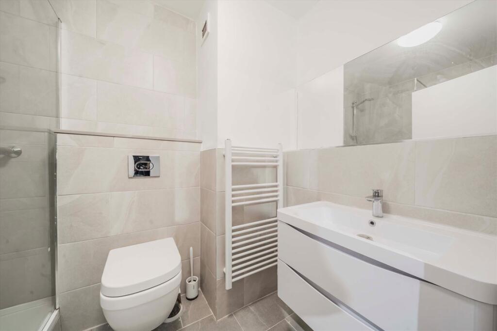 Apartment in London - View 5