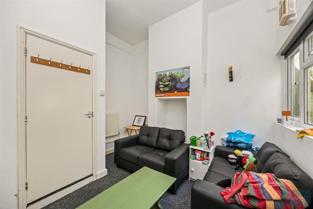 4 bedroom house share for rent