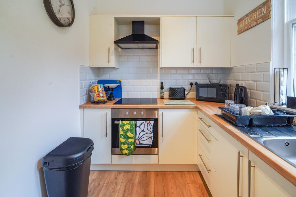 Victoria Road, Shipley, BD18 photo 5