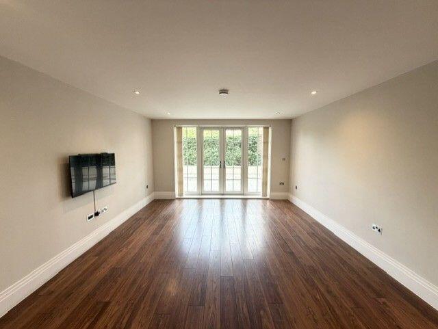 Apartment in Watford - View 3
